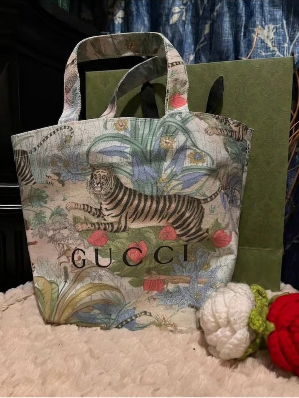 Gucci Floral Tiger Print Canvas Tote Bag in Multi-color